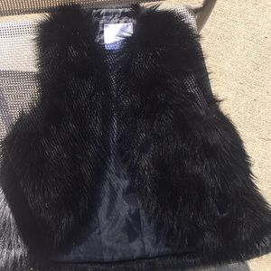 Girls justice new condition faux fur vest 8/10